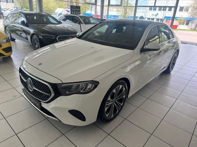 Mercedes-Benz E 220 d Avantgarde Panorama Keyless Distronic 19 foto 4