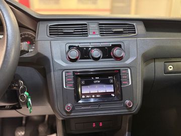 Volkswagen Caddy - 11