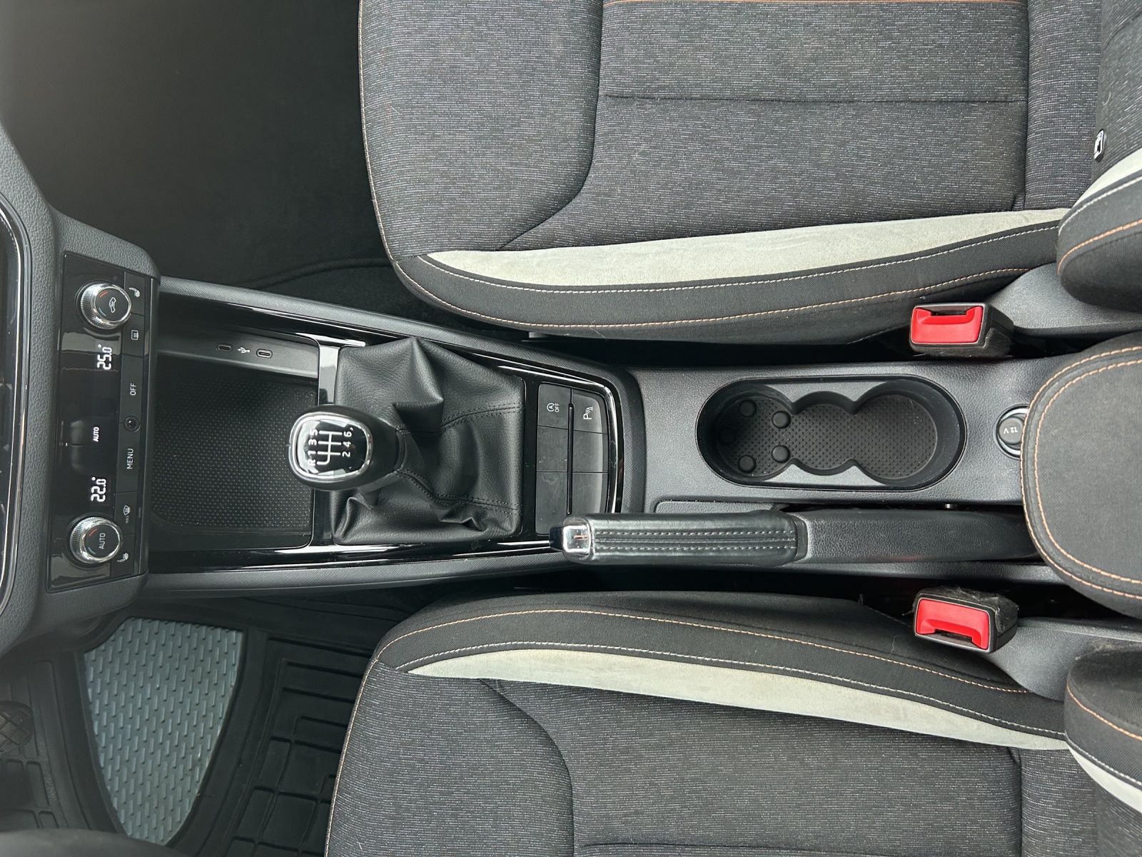 Fahrzeugabbildung SKODA Kamiq Style TSI LED ACC SH Ambiente Klima