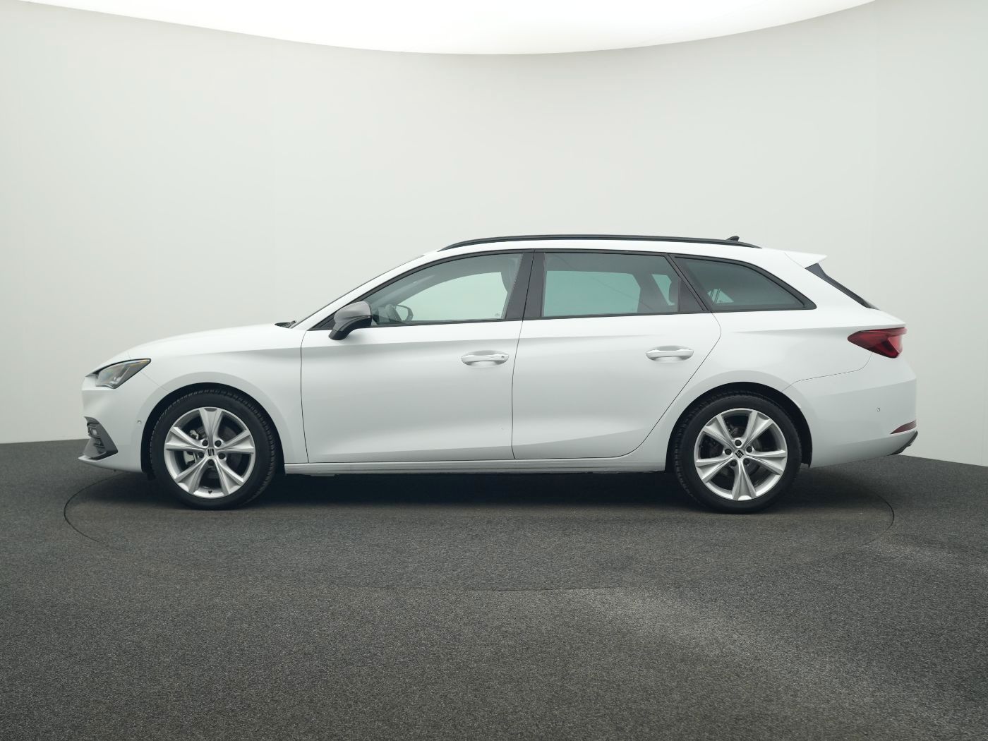 Seat Leon SP 1.5 eTSI DSG FR LED NAVI ACC SIDEASS PAR imagem 3