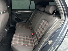 Fahrzeugabbildung Volkswagen Golf VII GTI Performance 245PS LED ACC VIRTUAL 1