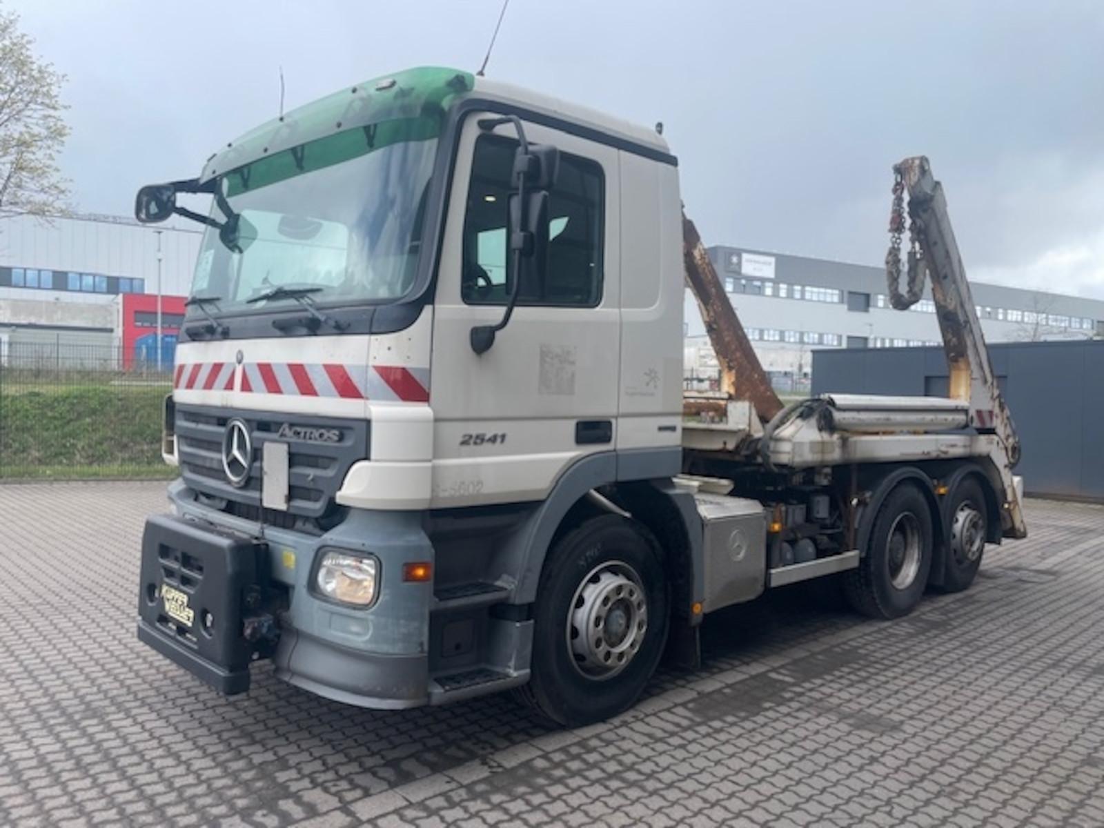 Mercedes-Benz 2541 6x2 Actros L Multilift SLT 180