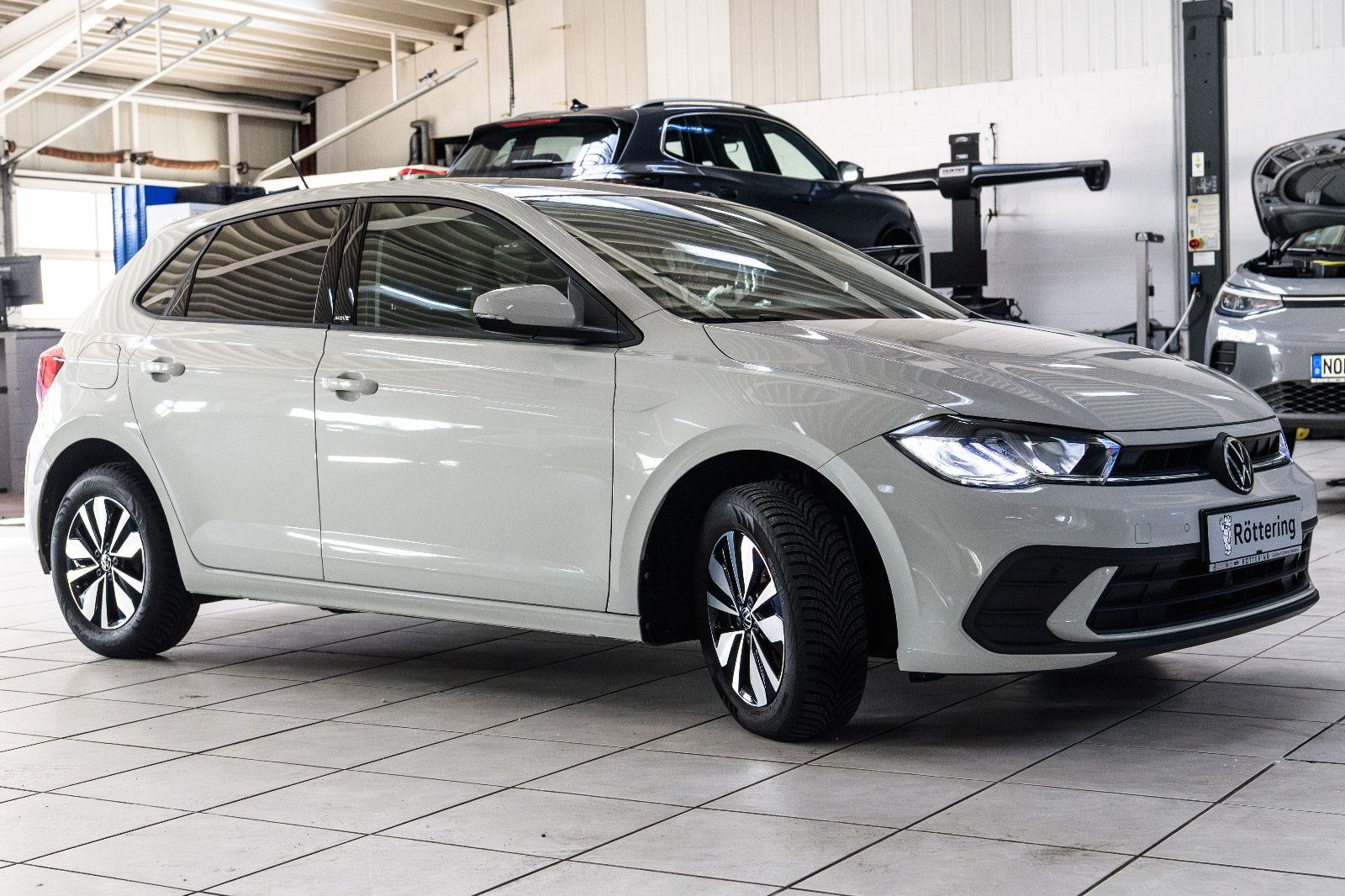 Fahrzeugabbildung Volkswagen Polo VI Move 1.0 TSI DSG LED+SHZ+PDC+APP