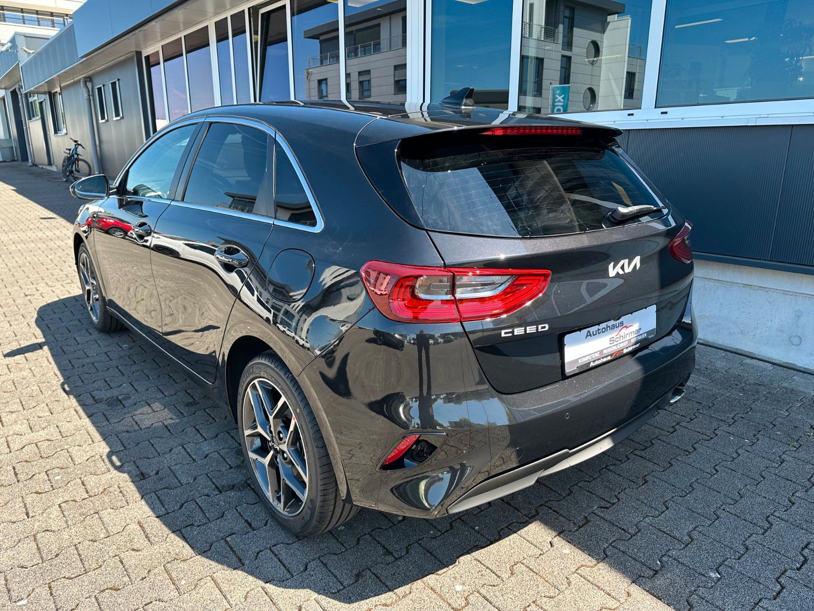 Fahrzeugabbildung Kia cee'd / Ceed 1.5 T-GDI MTUltimate Edition Style