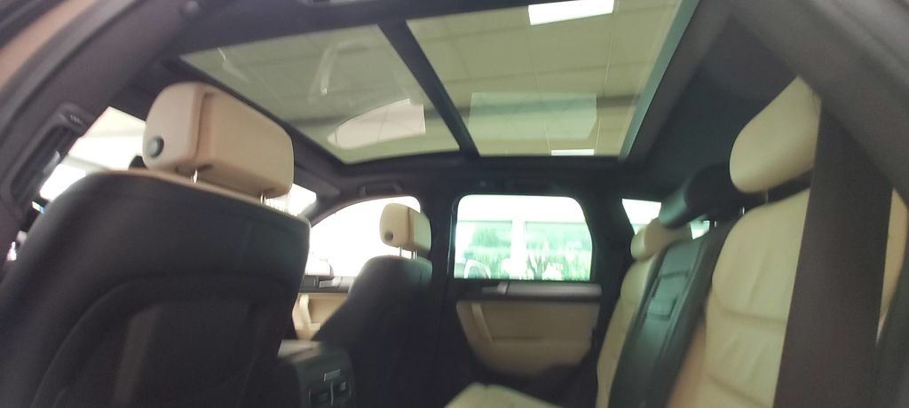 Volkswagen Touareg V6 3.0 TDI AHK PANO STANDH NETTO 16.500