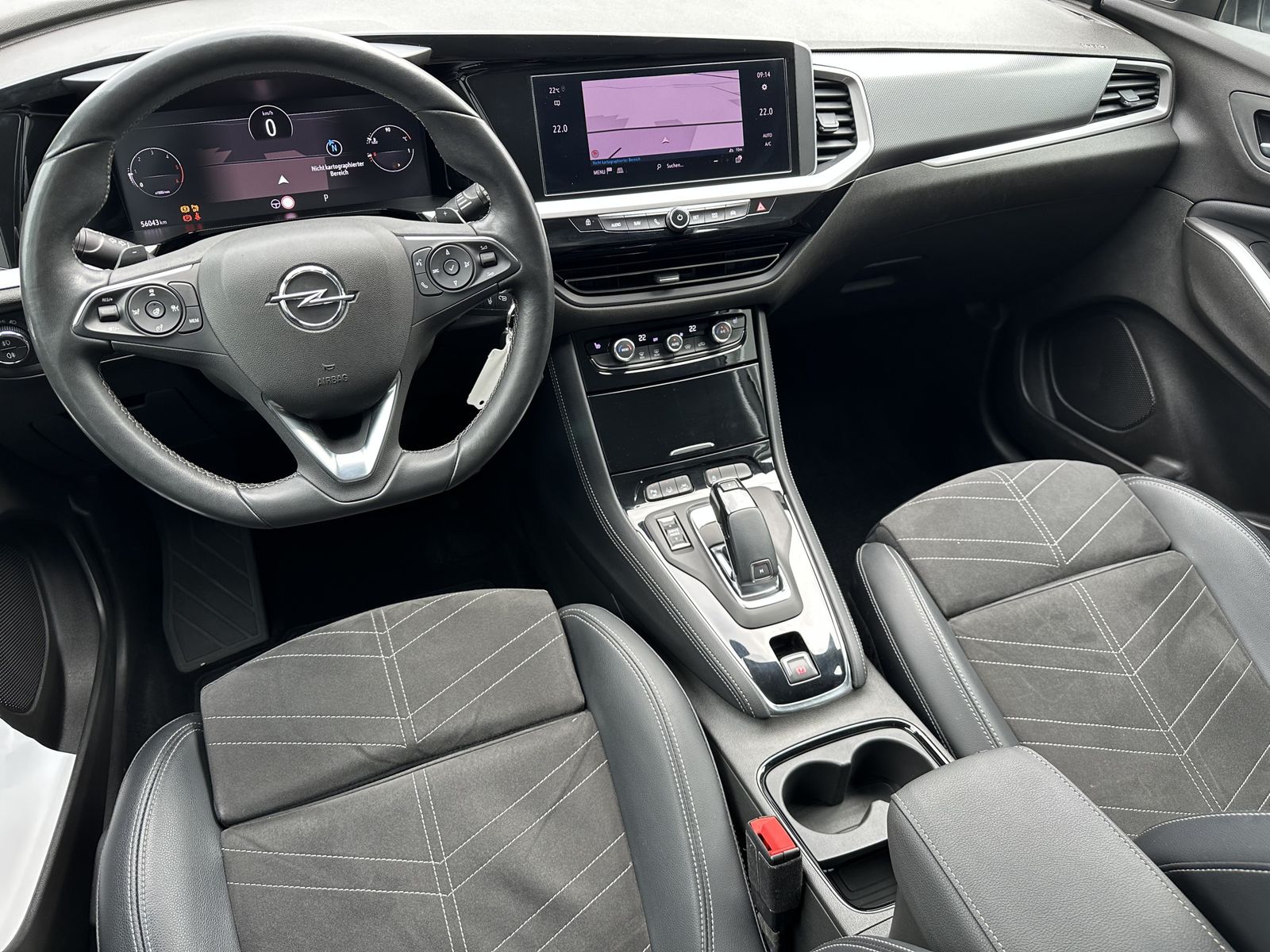Fahrzeugabbildung Opel Grandland X 1.5 D Elegance AT NAV+MATRIX+ACC+AHK