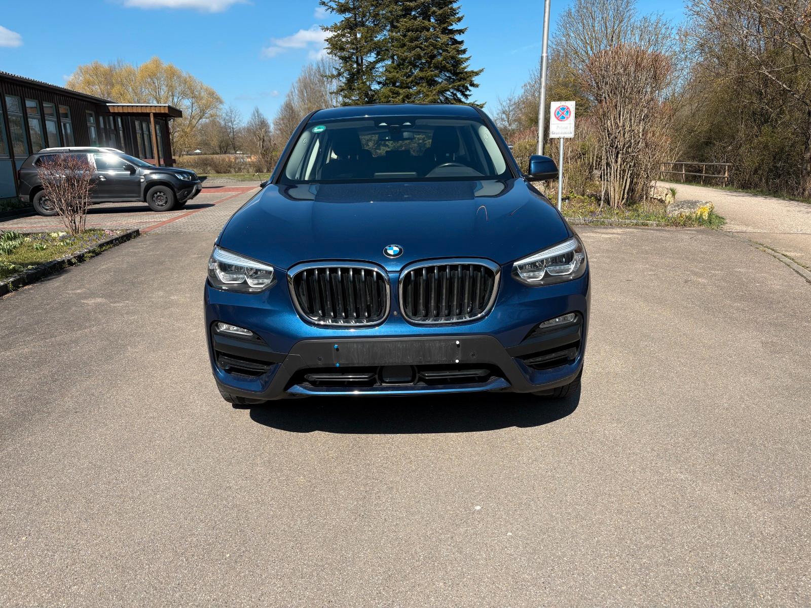 BMW X3 xDrive 20 d Advantage Voll Fahrbreit