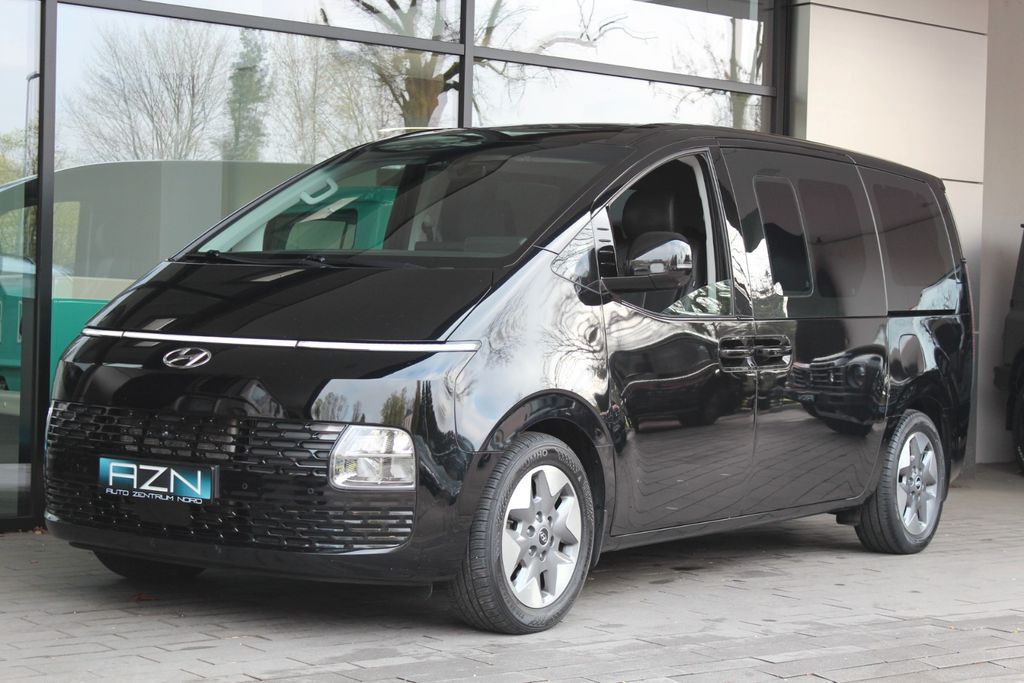 Image of Hyundai STARIA
