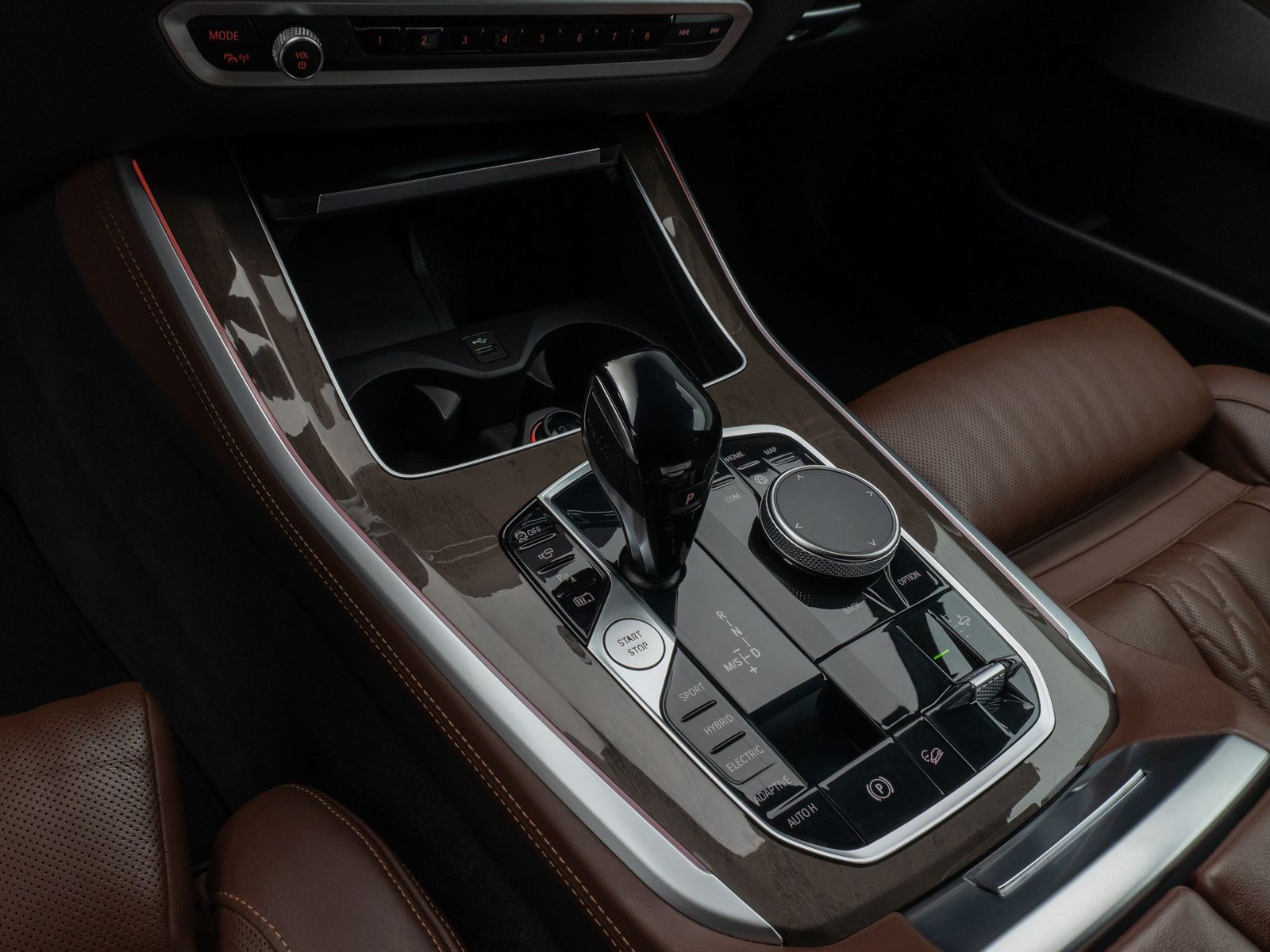 Fahrzeugabbildung BMW X5 xD45e M Sport 360°HUD DAB H/K Individual 21Zl