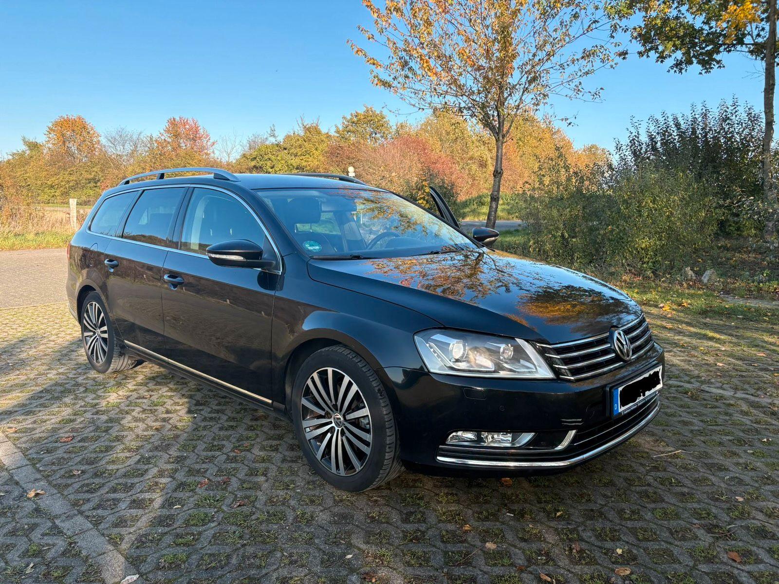 Volkswagen Passat 2014 — rear view