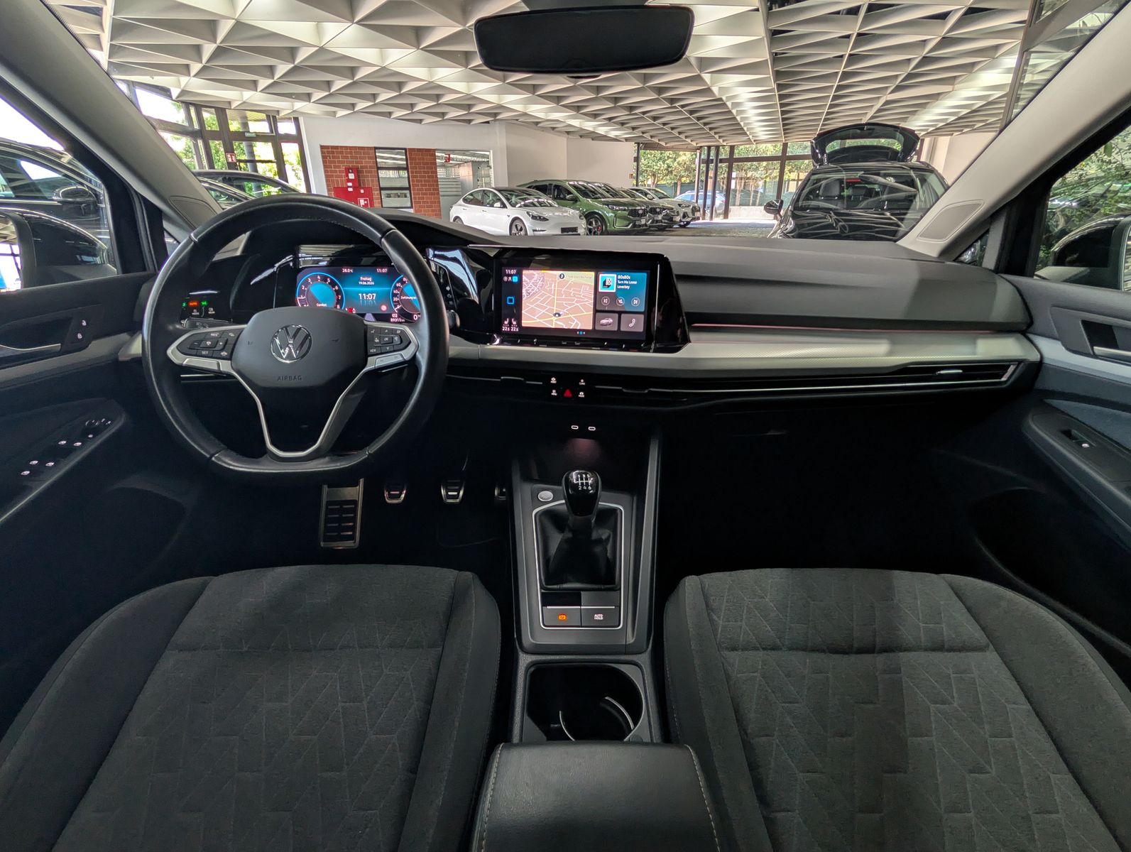 Fahrzeugabbildung Volkswagen Golf Move 1.5 TSI ACC LED SHZ VIRT AMBI APP BHL