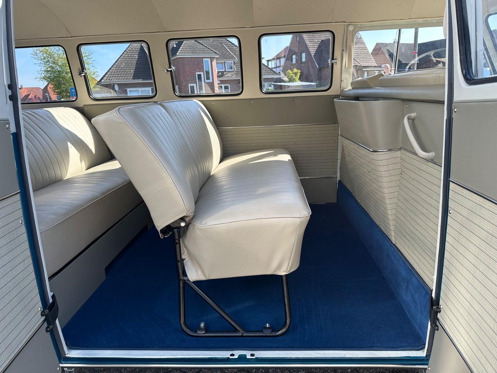 Fahrzeugabbildung Volkswagen T1 Bus 13-Fenster-Ausführung  Modelljahr 1966