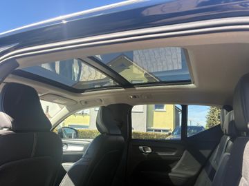 Volvo XC 40 Momentum Pro Plug-In Hybrid 2WD