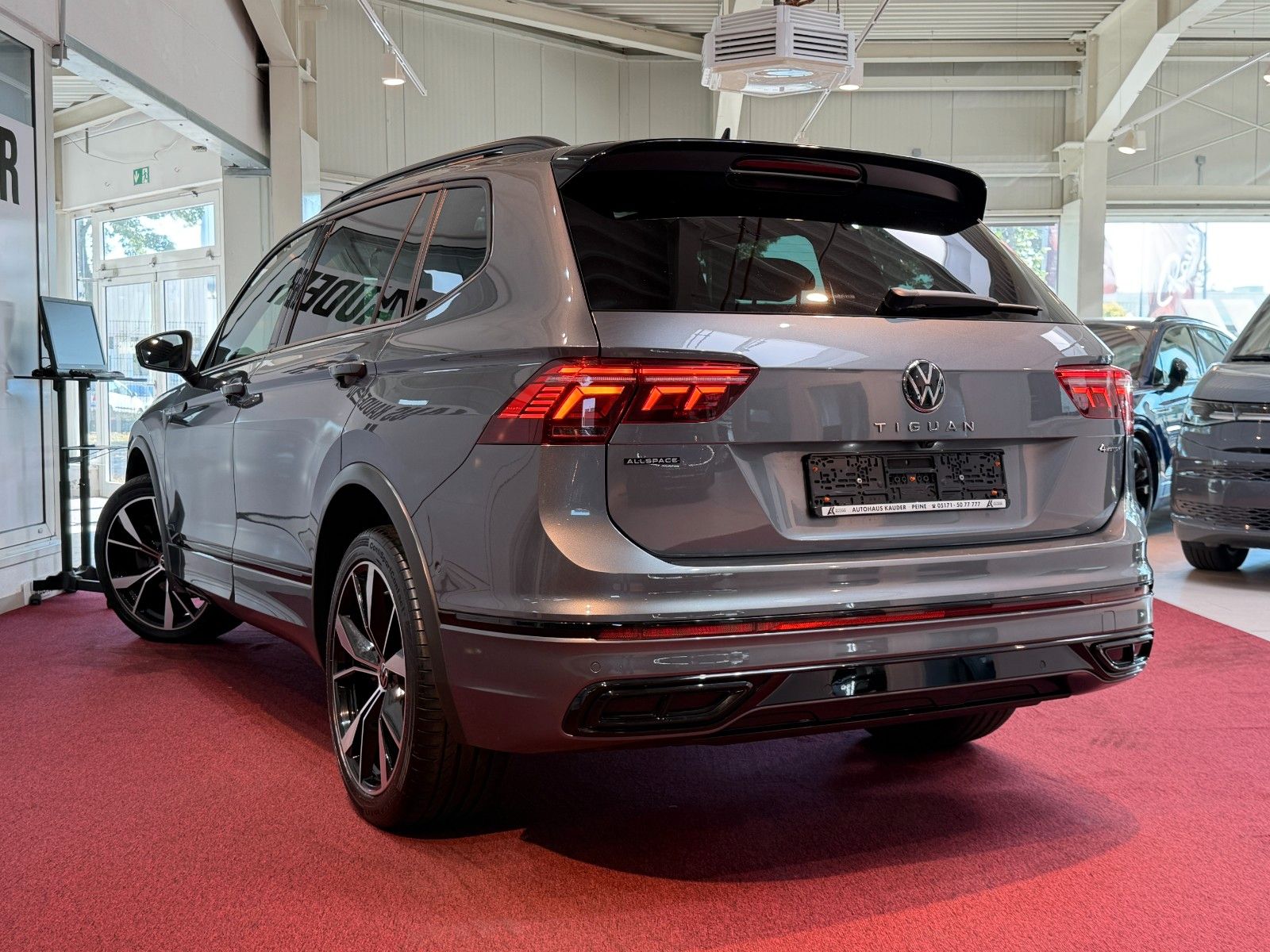 Volkswagen Tiguan Allspace 2.0 TDI 4Motion DSG R-Line *LED* imagem 2