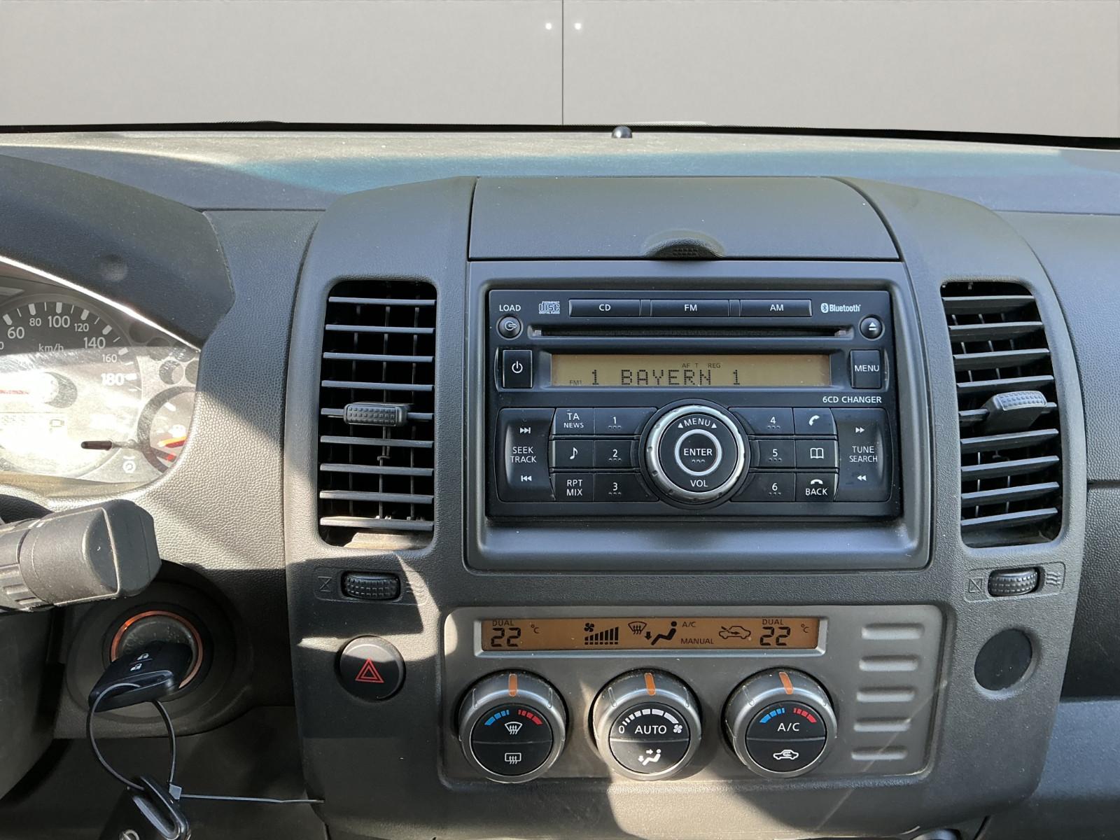 Nissan Navara Double Cab LE 4x4 | 171 ch | BVA | Cuir | Toit ouvrant | Sièges chauffants électriques | Attelage