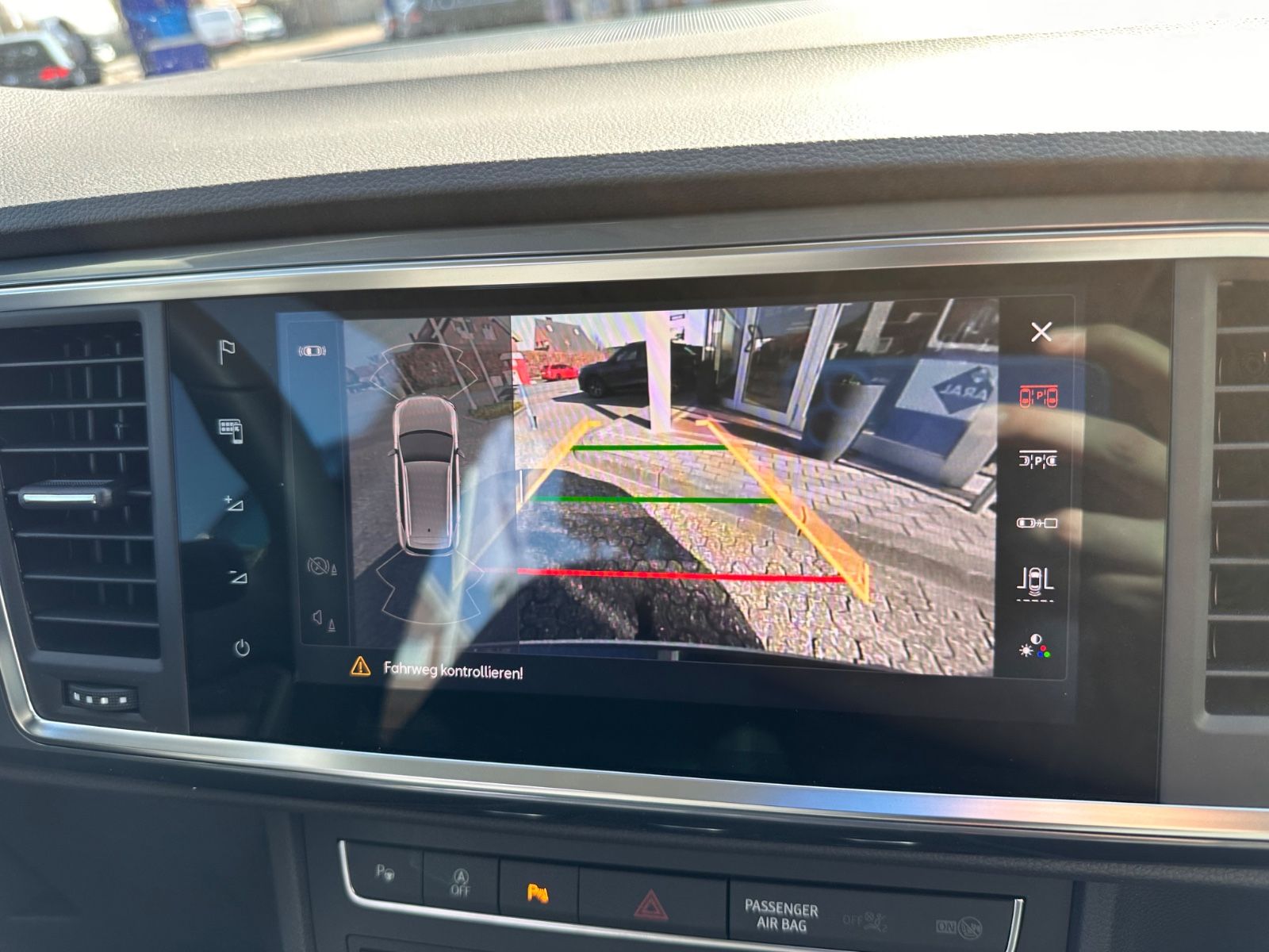 Fahrzeugabbildung SEAT Ateca 1.5 TSI Style DSG AHK/Navi/ACC/LED/SHZ/APP