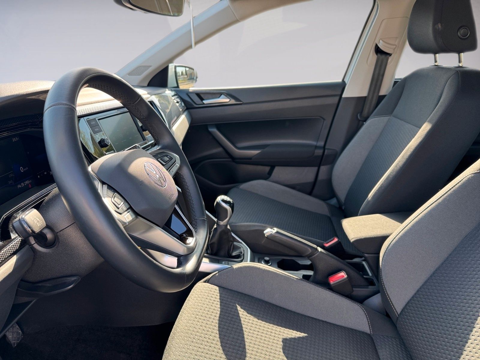 Fahrzeugabbildung Volkswagen Polo VI Life 1.0 MPI