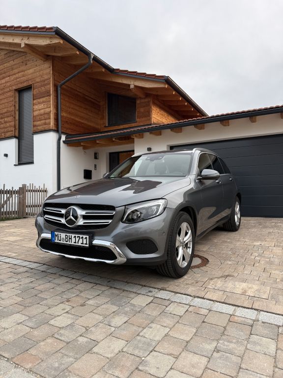 Image of Mercedes-Benz GLC 220
