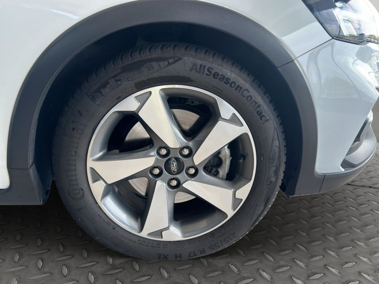 Fahrzeugabbildung Ford Focus Active, AUTOMATIK, WINTERPAKET