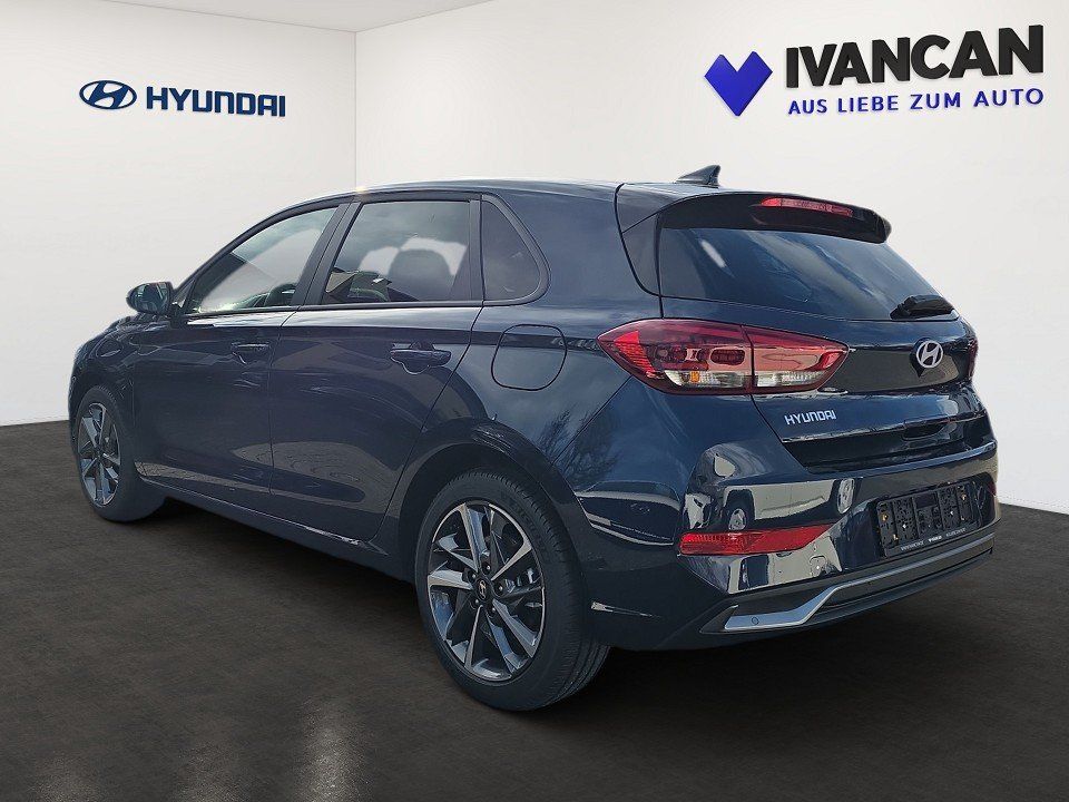 Fahrzeugabbildung Hyundai i30 1.0T 100PS DCT ADVANTAGE Plus-Paket