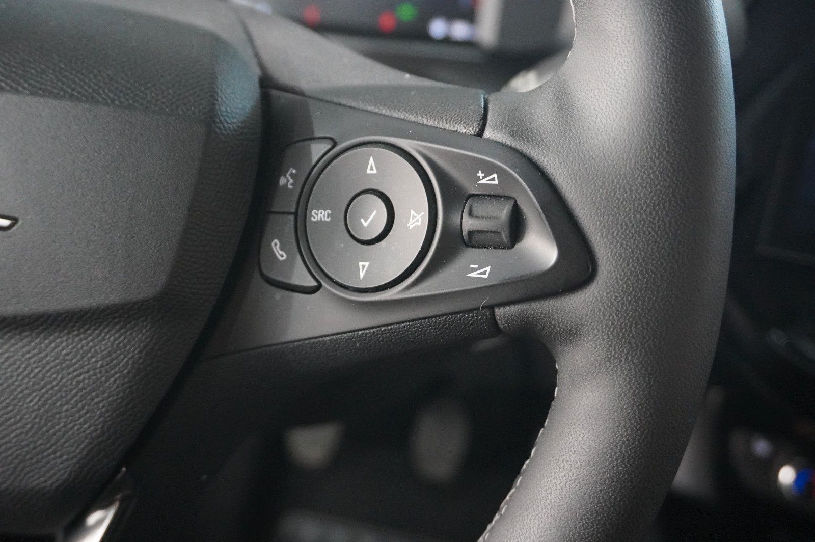 Fahrzeugabbildung Opel Corsa F 1.2 FACELIFT NAVI/LED/KAMERA/VIRTU./DAB+