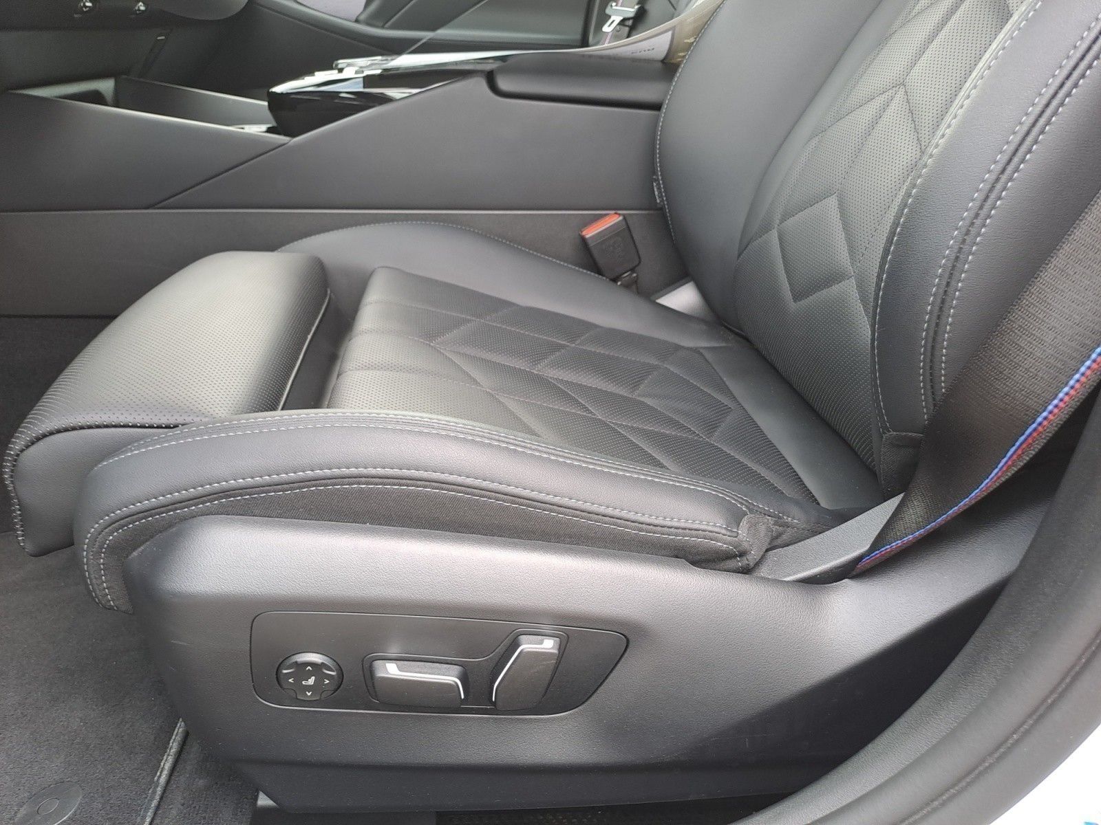 BMW 520i Touring M Sportpaket pro foto 18