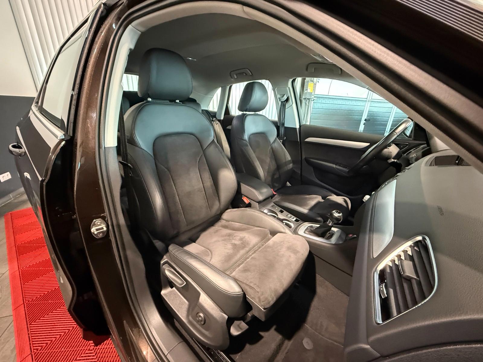 Audi Q3  S Line Sport  LED AHK  Navi