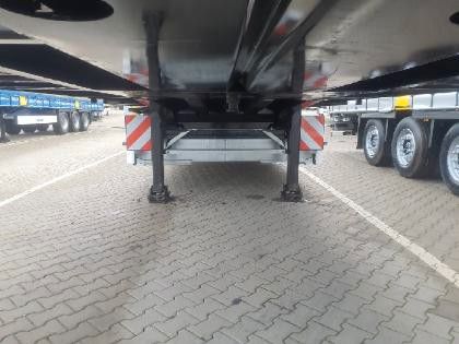 Fahrzeugabbildung Krone Plateau-Auflieger - Lenkachse + Stapleraufnahme