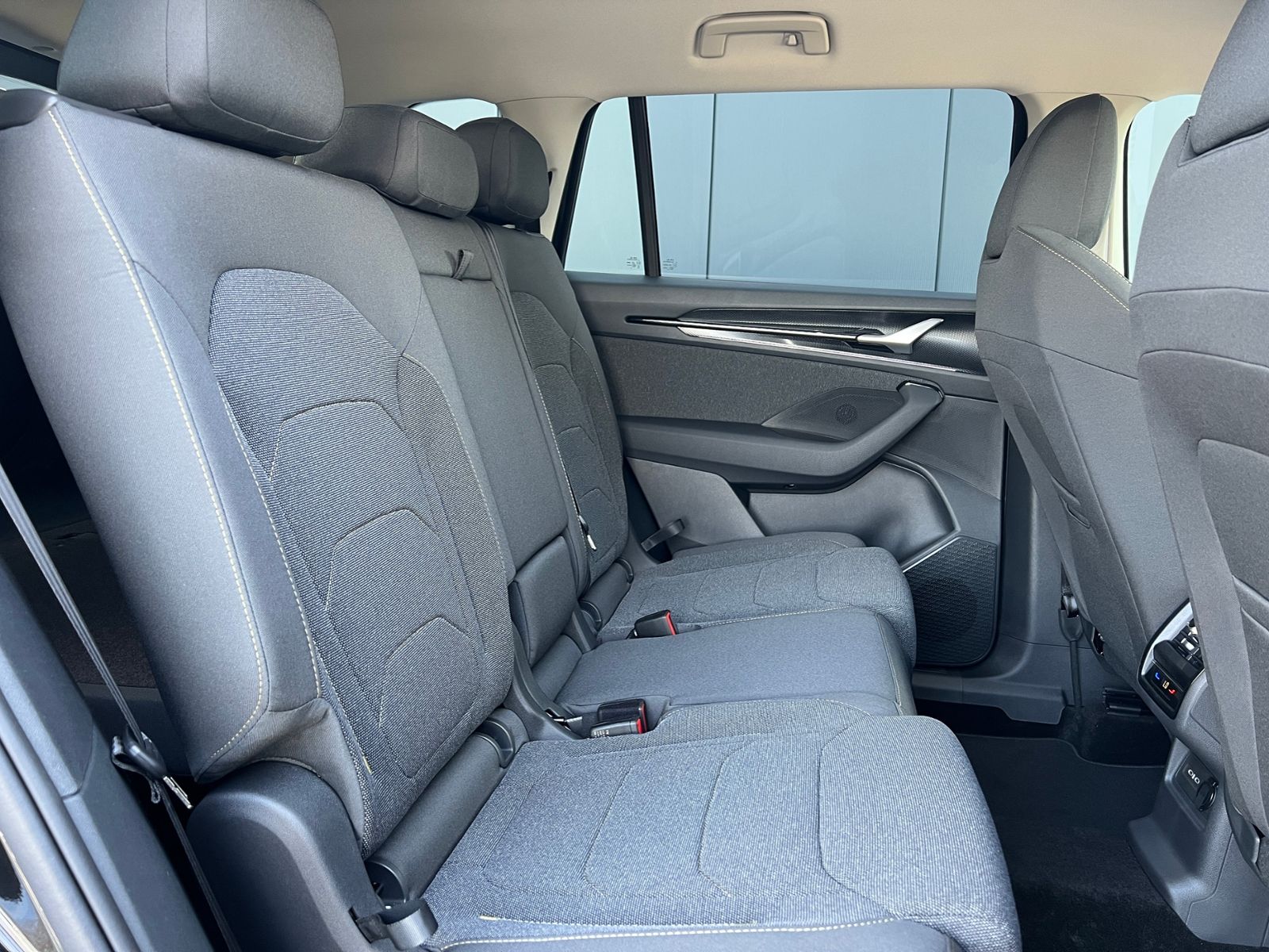 Fahrzeugabbildung SKODA Kodiaq Selection 2.0 TDI DSG 4x4 *AHK, 7-Sitzer,