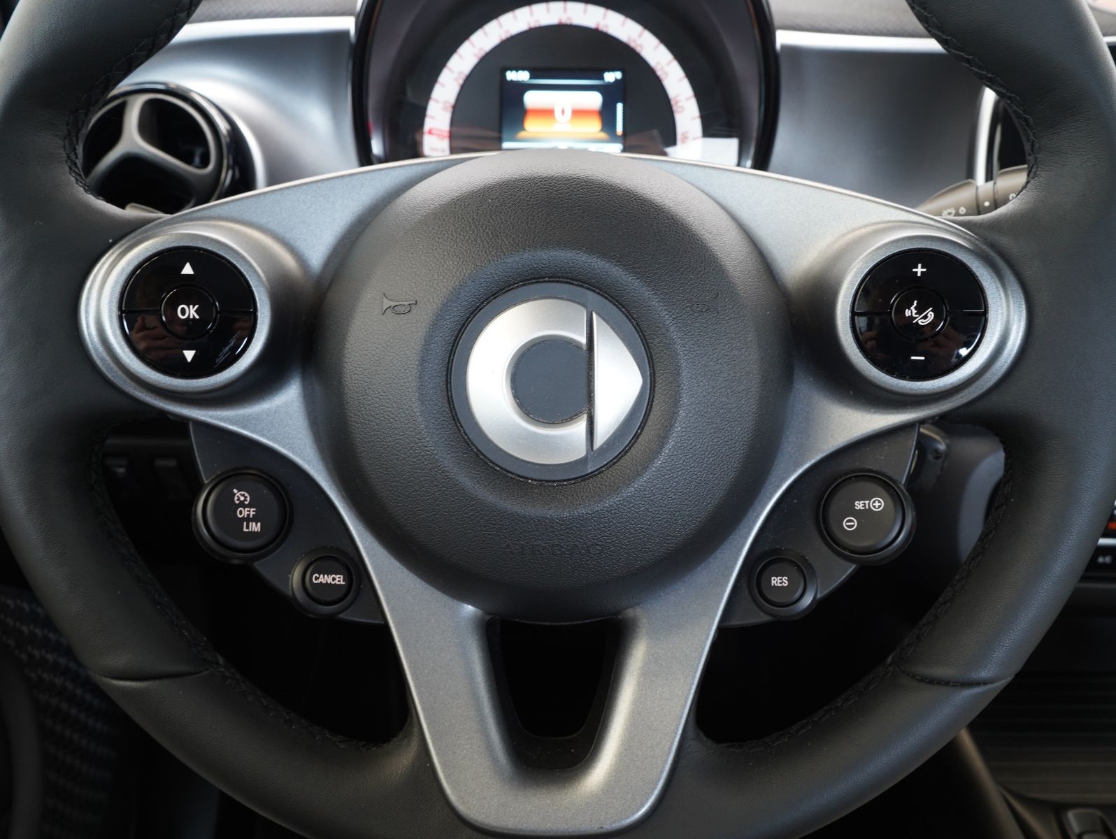 Fahrzeugabbildung Smart ForTwo coupé electric drive / EQ passion