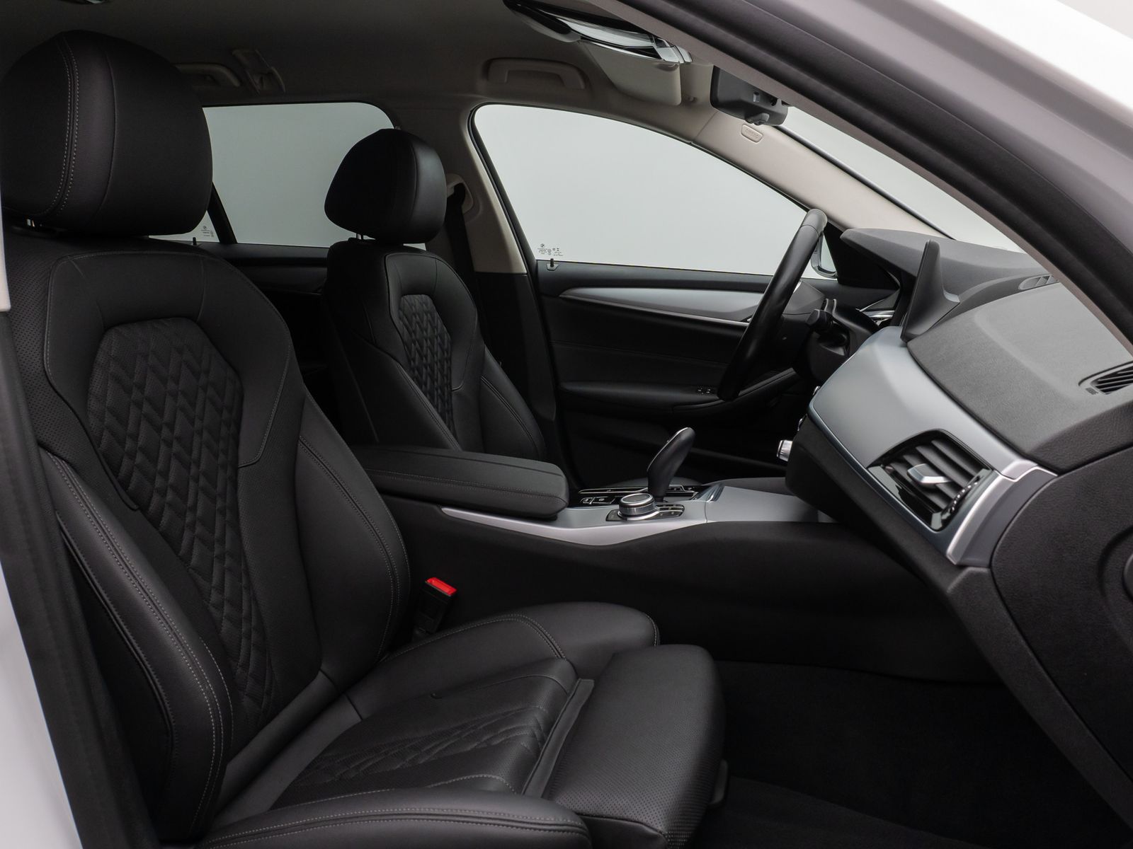 Fahrzeugabbildung BMW 520d Kamera DAB CockPitPlus Alarm Sport LED