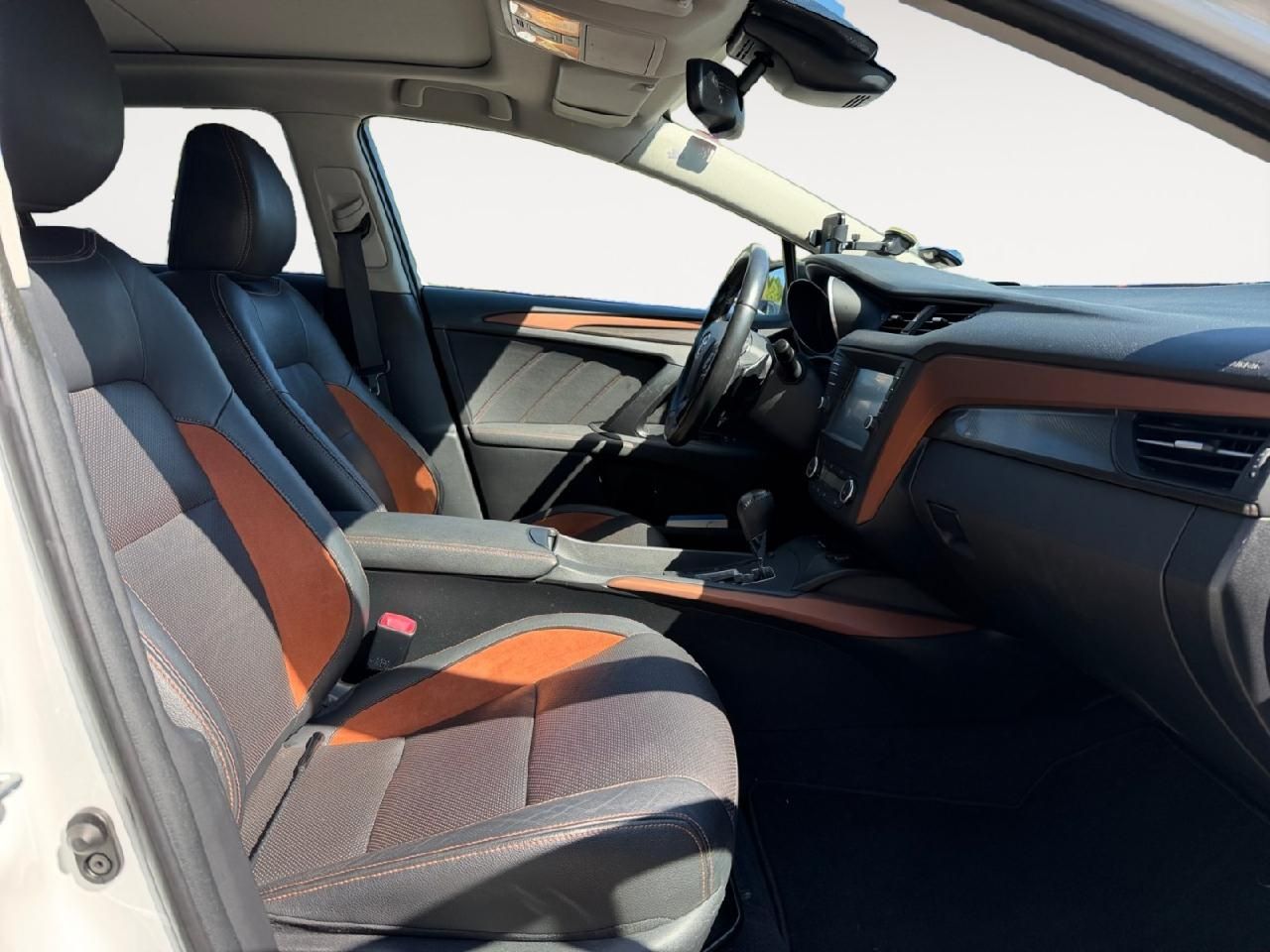 Fahrzeugabbildung Toyota Avensis Touring Sports Business Edition