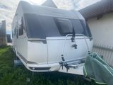 Hobby De Luxe 545 KMF mit Truma Mover XT und Vorzelt - Wohnwagen Mover mit