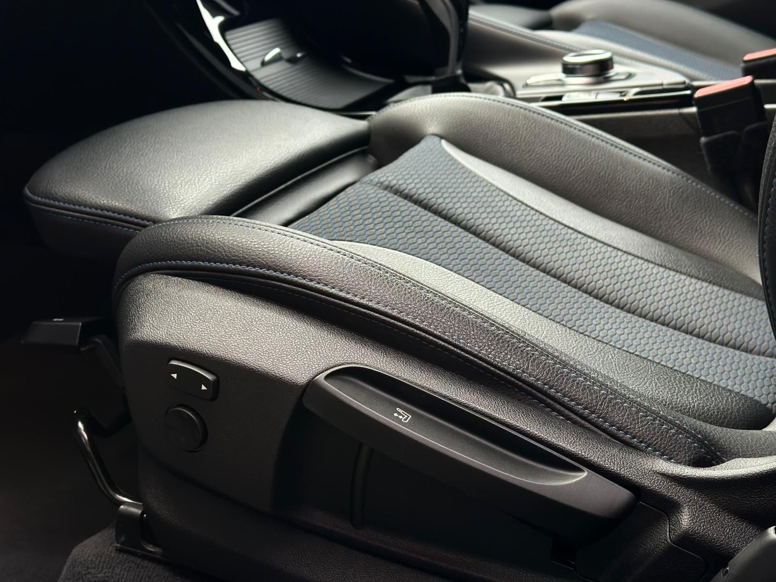 BMW X1 xDrive25i M SPORT* LED#SHZ#TEMP#NAV#PDC#KLIMA - Image 19