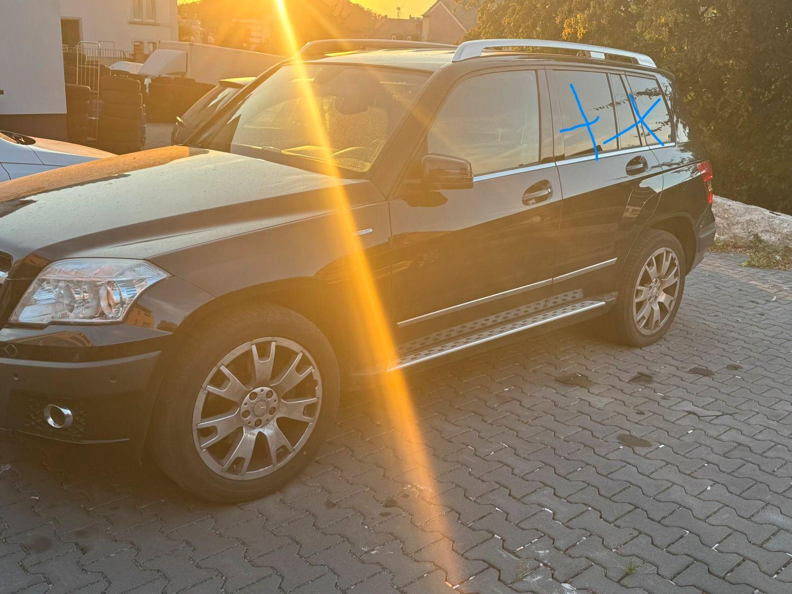 Mercedes-Benz GLK350 2012 — rear view