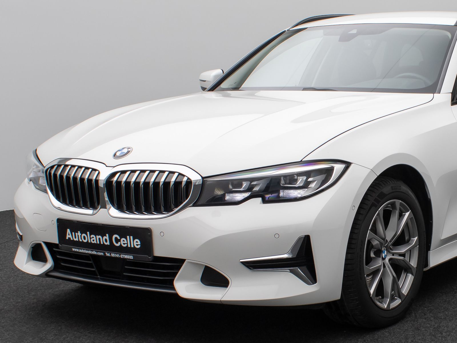 Fahrzeugabbildung BMW 320d  Luxury Line Kamera DAB HiFi Stop&Go Sport