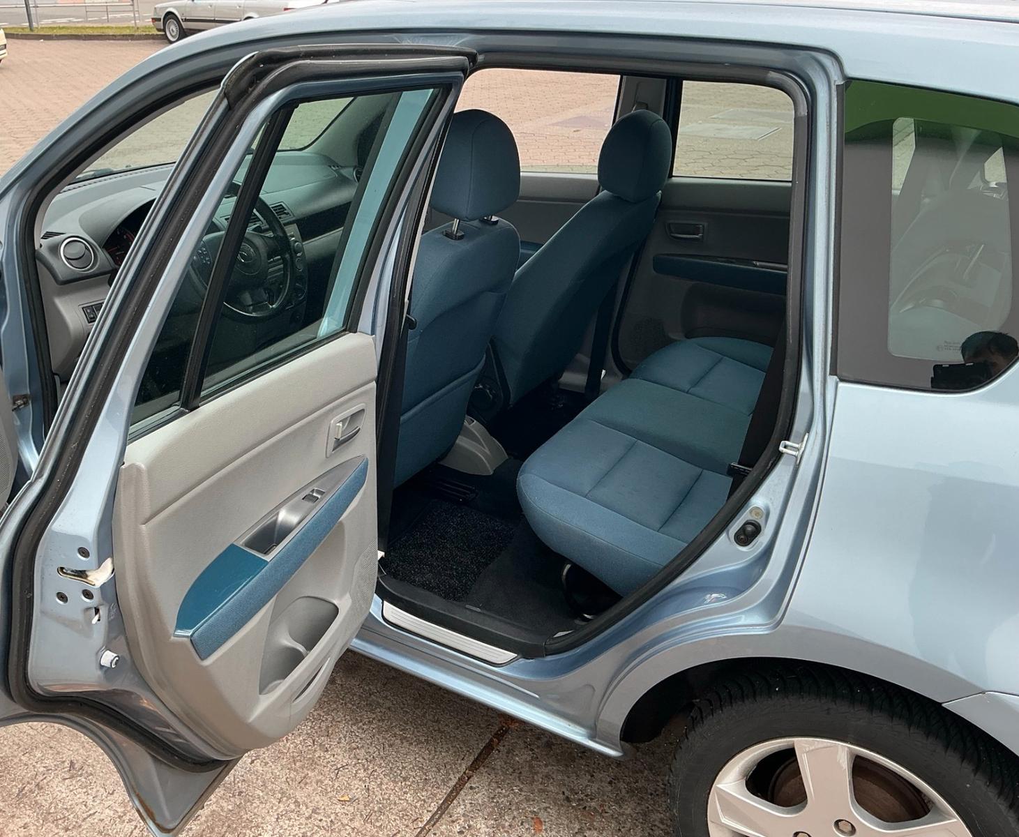 Mazda 2 2005 — photo 8