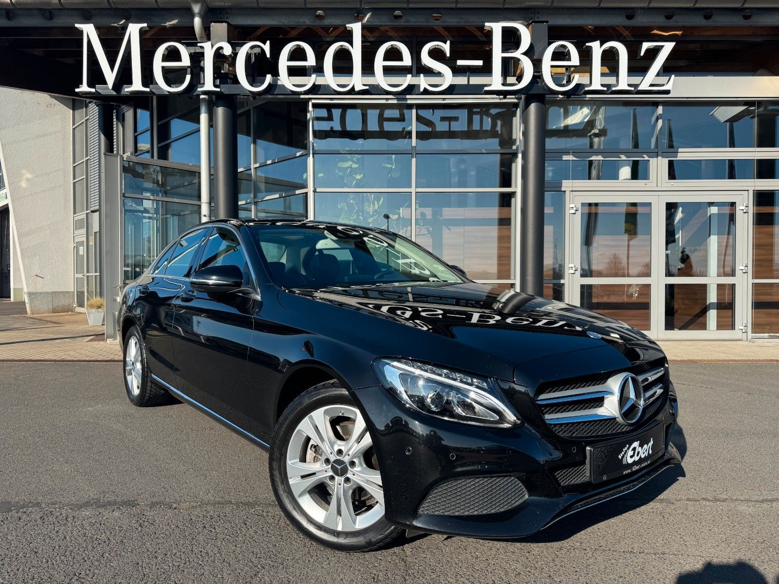Fahrzeugabbildung Mercedes-Benz C 200 4M Avantgarde+Pano+AHK+Ambiente+LED