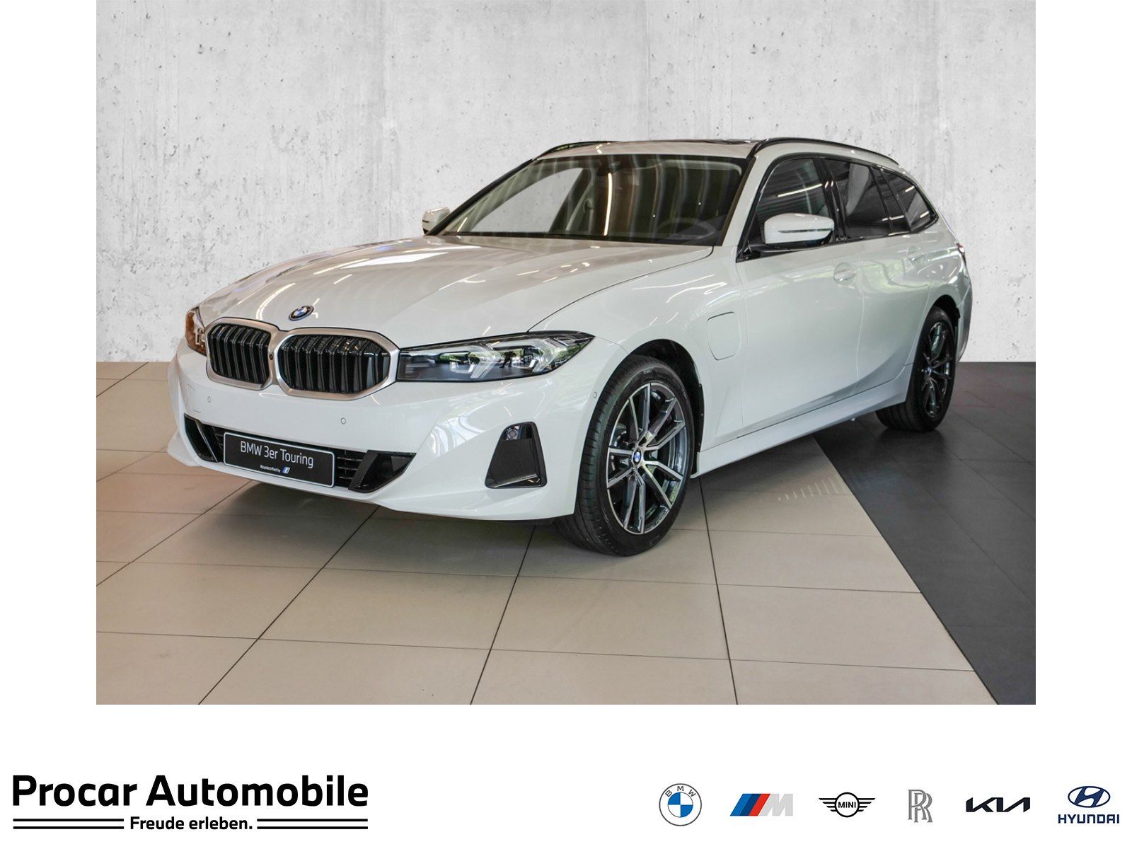 BMW 330e xDrive HUD PANO AHK RFK NAVI LED PDC V+H