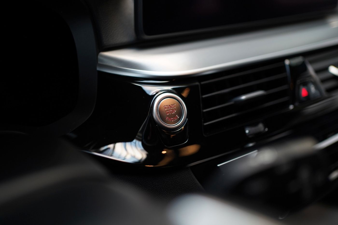 Fahrzeugabbildung BMW 520d xDrive +Head Up+AHK+Sportsitze+Alarmanlage+