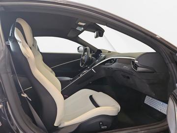 صورة مصغرة 18 لـ 2021 Ferrari ROMA