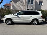 Mercedes-Benz GL 350 BlueTEC 4MATIC AMG - weiße Mercedes-Benz GL 350