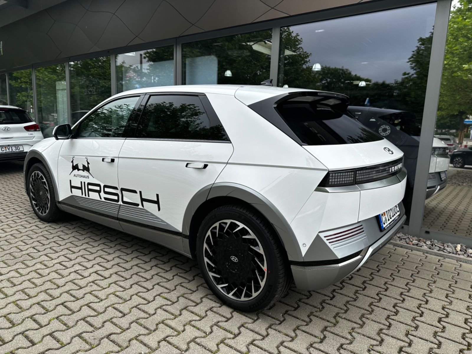 Fahrzeugabbildung Hyundai IONIQ 5 2WD 72,6 kWh UNIQ-Paket 20" LEDER SOFORT