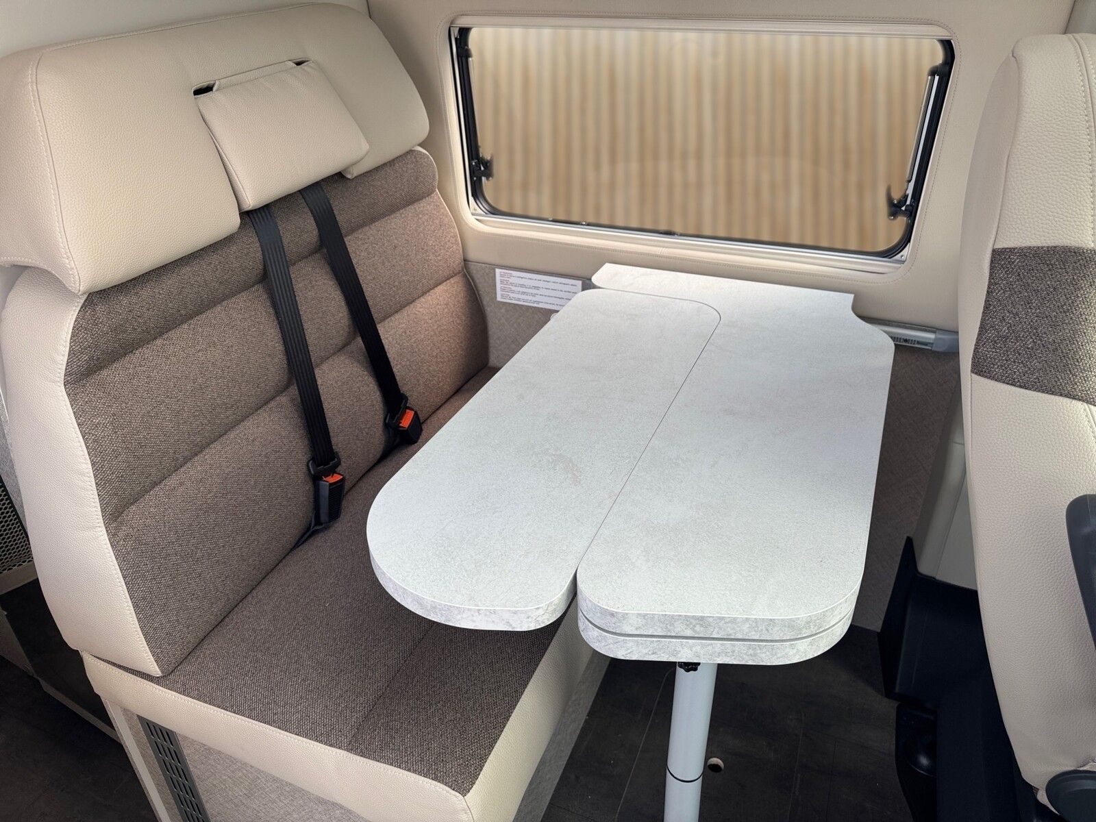 Fahrzeugabbildung Karmann Davis Lifestyle DA 590 LS Panorama Dachfenster