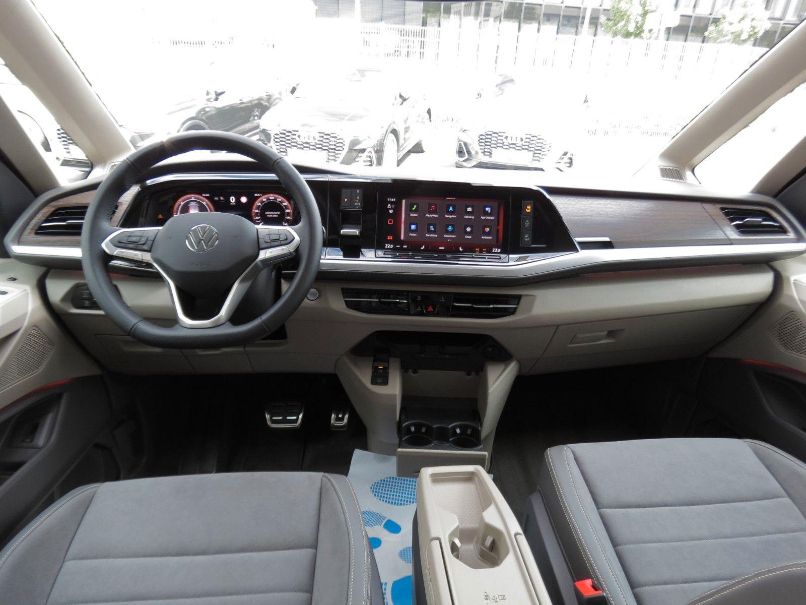Volkswagen T7 Multivan 2.0 TDI Style Matrix IQ Pano AHK Amb