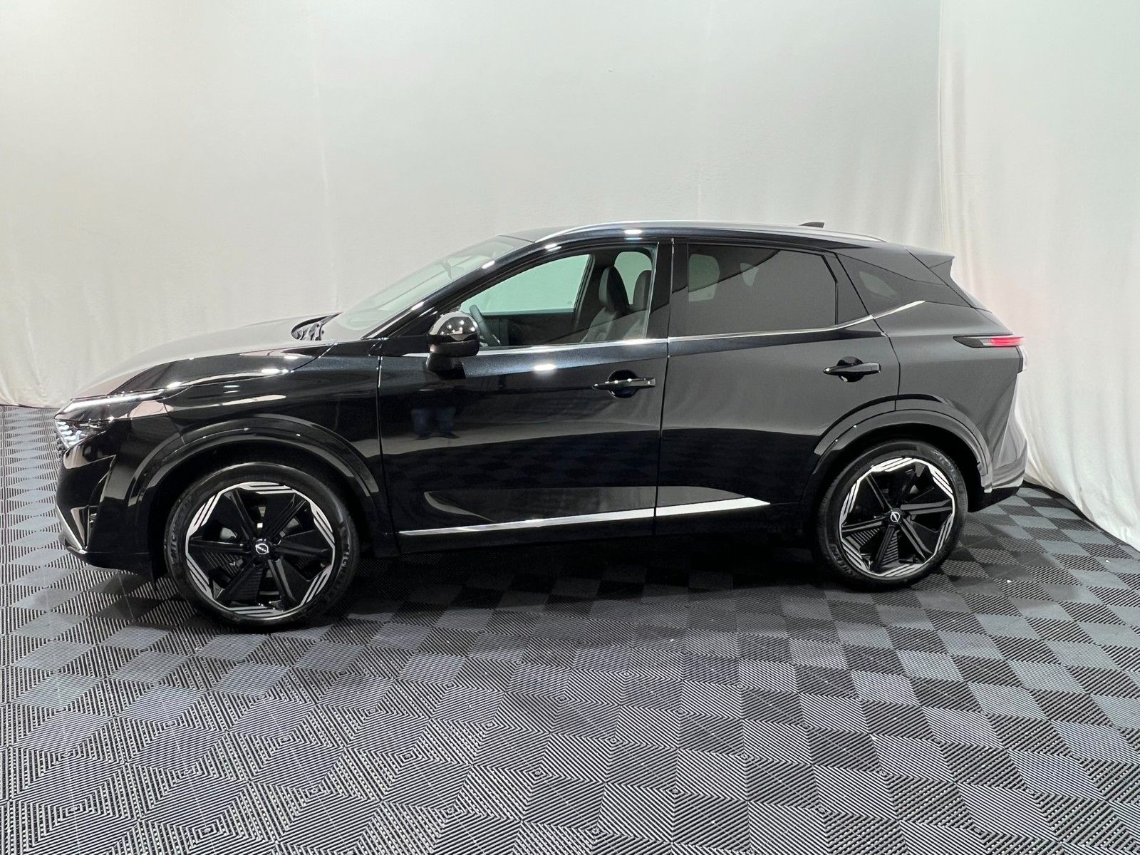 Fahrzeugabbildung Nissan Qashqai 1.3 MHEV -X-tronic Tekna+Premium
