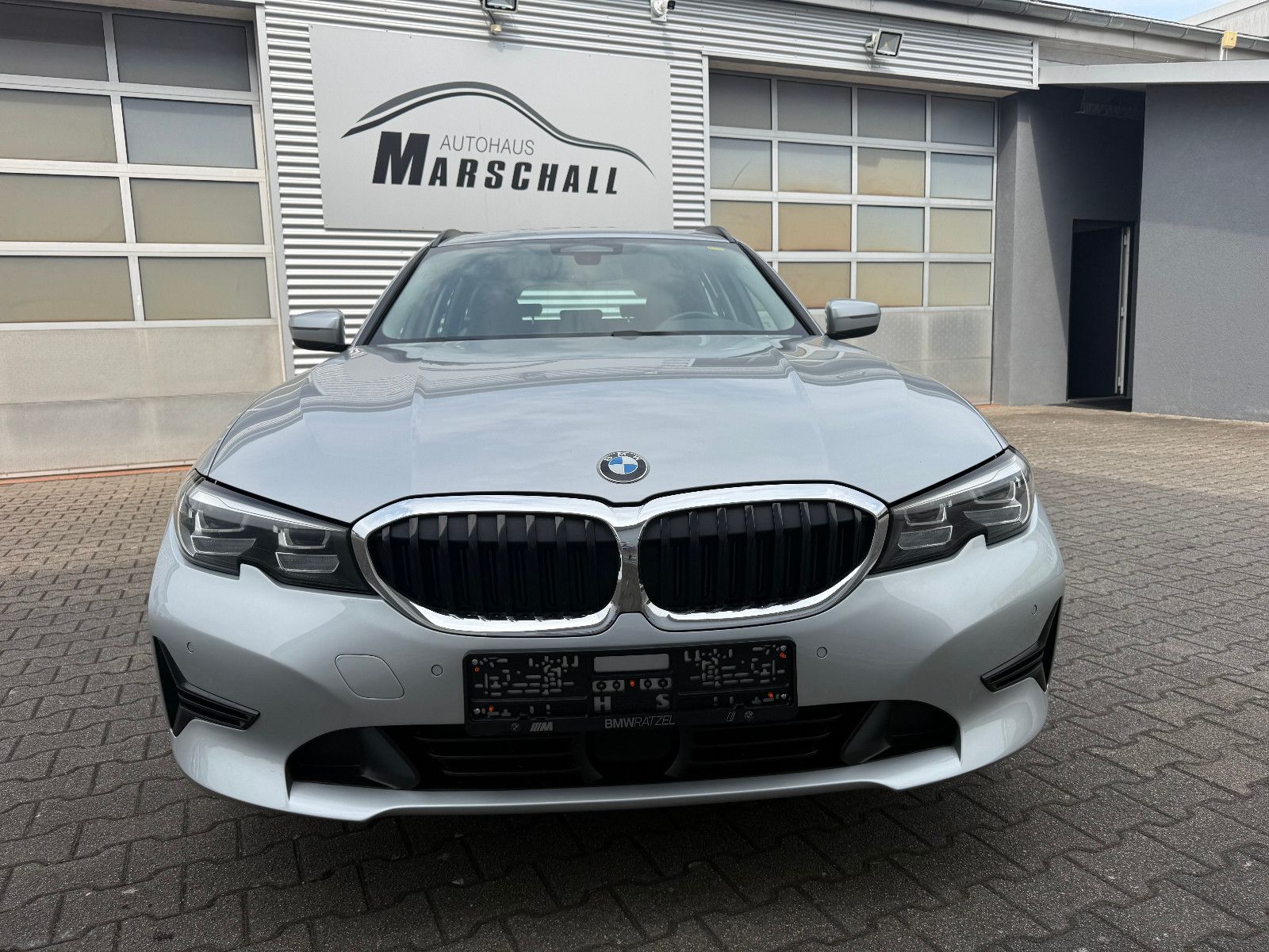 BMW 318dA Touring Advantage Driving Assistant Prof. imagem 2