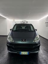 Peugeot 1007 (anno 2006) - blaue Peugeot 1007