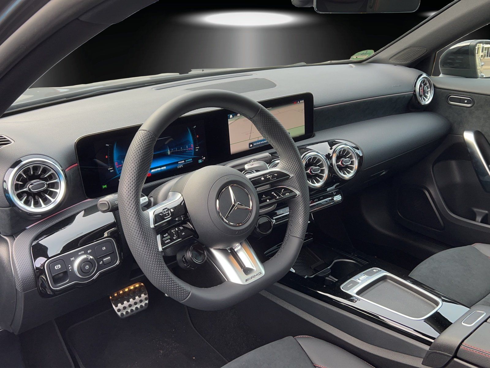 Fahrzeugabbildung Mercedes-Benz Mercedes-AMG A 35 4M Limousine+PSD+Keyless-GO