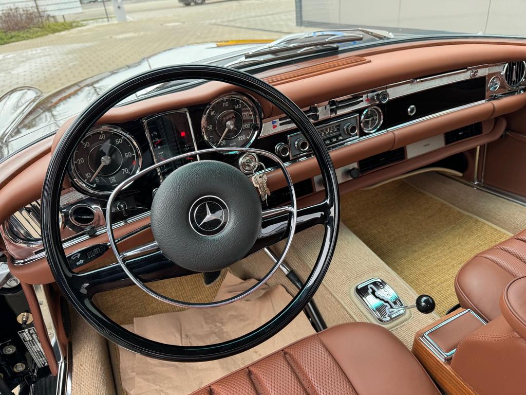 Mercedes-Benz 280